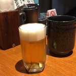 寿司BAR MAGURO-YA - グラスビールきたんだけど、ちっちゃ！！