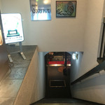 ニューオークラ - この階段を下りると