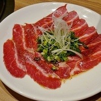 焼肉ソムリエ 萬樹亭 福島店 - 名物ツラミの刺身