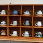 食事処 サンキュー - 手作りの専用カップ棚