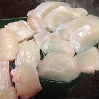 ふぐ料理専門 はも料理専門 すっぽん料理専門 まる三宮 - 身はキレイな桜色
