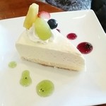 コーヒーラウンジ 紫陽花 - チーズケーキ　400円