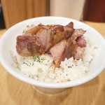 Japanese Soba Noodles Tsuta - 肉飯（250円）