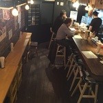 焼鳥どん - 一階カウンター15席