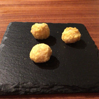 エニェ - マカダミアナッツのサフランとマスタード風味