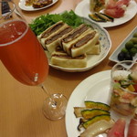 カツサンドをメインにバースディパーティー