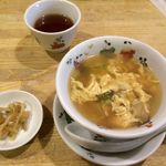 中国四川料理 駱駝 - ランチのスープとザーサイ