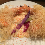 ビビ 立川本店 - 天使の海老のカダイフ巻き揚げ（プールブランソースと一味とうがらし）900円