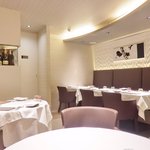 ラ ペ - 店内のテーブル席の風景です