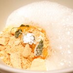 ラ ペ - ランチコース 5940円 のミカン、カルダモンソース、フレッシュバナナ、メレンゲのアイスクリーム