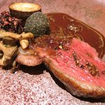 ラ ペ - ランチコース 5940円 の北海道蝦夷鹿モモ肉のロースト 牛蒡のソース