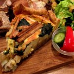 ベンチ コーヒー - 自家製ベーコン・ほうれん草・ごぼうのキッシュ！(2015,12/03)