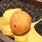 ラ ペ - ランチコース 5940円 のブルーチーズとクルミを包んだ安納芋