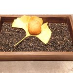 ラ ペ - ランチコース 5940円 のブルーチーズとクルミを包んだ安納芋