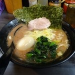 横浜家系らーめん 武術家 - 平成27年12月7日(月)「武術家」再訪問。味玉ラーメン780円(税込)