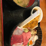 博多豊一長浜食堂 - 海鮮丼
