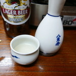 谷中 鳥よし - 瓶ビールや日本酒を。大瓶550円、日本酒も550円