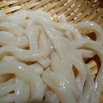 うどん居酒屋 澄 - うどんの線が荒れている。。