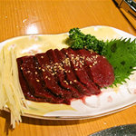 炭焼 金竜山 - レバ刺し