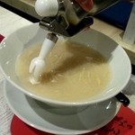 鶏和っ賛。 - ムースをかけていきます