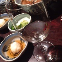 五代目 野田岩 麻布飯倉本店 - 白ワインは甲州、色はクリア