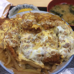 Heiwa Shiyokudou - かつ丼 970円 玉ねぎ、ナルトがたっぷり！