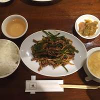 パンダ レストラン - 牛肉とピーマンの細切り炒め（1000円）ごはん大盛り（無料）