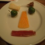 LOVE ワインとビストロのお店 - 友達が食べ物で遊んでいました。