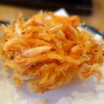 石碾蕎麦　おもだか - 旬の桜海老のかき揚げ