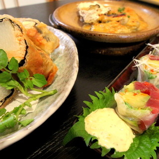お寿司以外にも揚物や一品料理も豊富