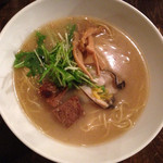 麺や ハレル家 - 【ワンコインデー限定】
      牡蠣×とんこつSOBA
      500円