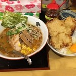 めん屋　写楽 - 海老らーめん、とり天玉子かけ丼