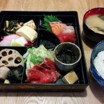 旬彩食堂 ふじ山 - 松花堂弁当　￥１０００