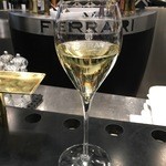 Ferrari Spazio Bollicine - ドリンク写真:Ferrari Maximum Brut 6.5€