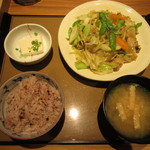 Yayoi Ken - 肉野菜炒め定食　740円