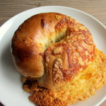 U-pan bakery - オニオンチーズ