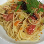 Ｂｌｕｅ - ズワイガニとナスのフレッシュトマトパスタ・白ワイン風味【１８００円】