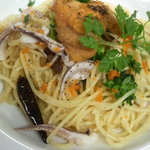 Ｂｌｕｅ - イカ下足とブロッコリーのプーリア風パスタ・ウニと共に【１８００円】