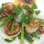 Ｂｌｕｅ - ホタテ貝柱と姫アスパラガスのソテー・西洋風パルミジャーノ添え【１５００円】