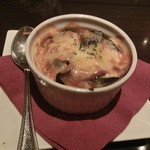 ふれんち食堂 ぴん - ナスとマッツァレア・バジルのオーブン焼き