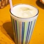 カレー魂 デストロイヤー - 自家製プレーンラッシー