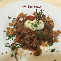 ラ・ベットラ・ダ・オチアイ ナゴヤ - 牛ほほ肉のワイン煮込み。