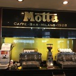 Motta - ミラノのカフェバーだそう。