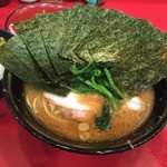 家系総本山 ラーメン 吉村家 - ラーメン+のり(151129)