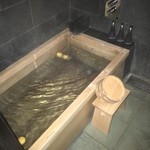 星のや軽井沢 - 部屋風呂で柚子湯に浸かって就寝です