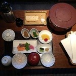 星のや軽井沢 - インルームダイニング：和朝食 2400円(税・サービス料別)