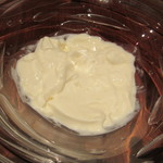 ジャン・ピエール - フランス産の岩塩が振られ滑らかな舌触りの甘じょっぱい美味しさ♪
      
