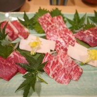 馬春楼 北新地総本店 - 桜刺身盛り合わせ・梅