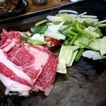 やまいち - お母さんが鉄板で焼いてくれました♪醤油ベースのタレでジュワッ…これもご飯止まらないや～つ(*´pq｀*)ﾑﾌﾌﾌｯ