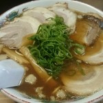 尾道らーめん 三公 - チャーシューメン 平麺
